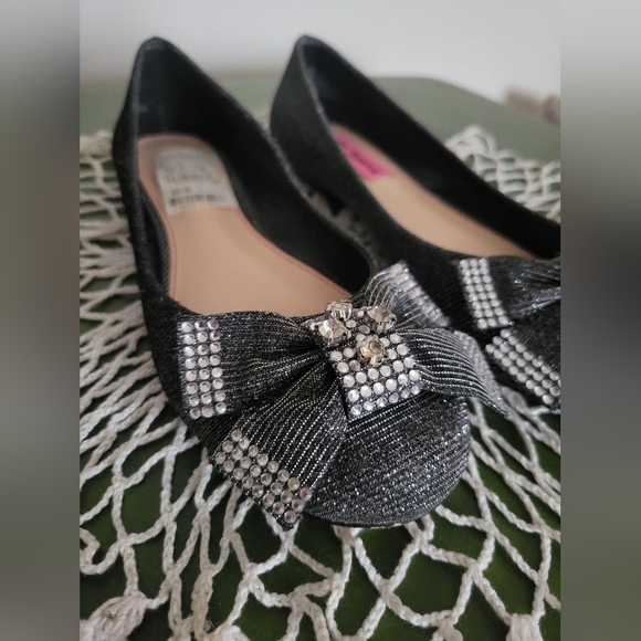 Like New With Tags Betsey Johnson Elegant Gray Emy Bow Flats 6 - Picture 4 of 12